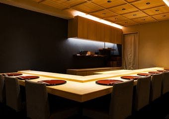 ミシュラン獲得店が銀座に移転。受け継がれた技で、素材の真髄を体感