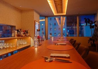 旬を紡ぎ、想いをつなぎ、夜に灯りをともす店