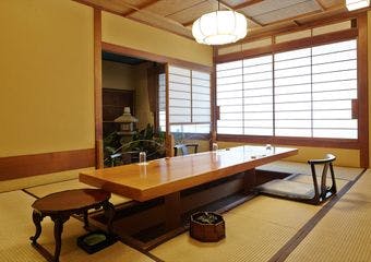 伝統と革新のハーモニー 昭和3年創業の水たき専門店で極上のひとときを