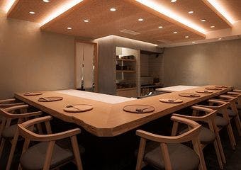 厳選素材と創作和食の妙技が織りなす、心奪われるひとときを麻布うかで