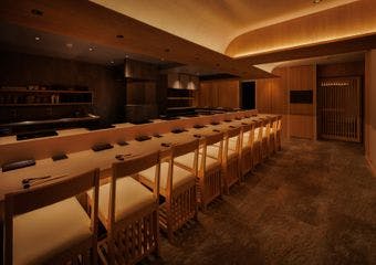 伝統と創造が出会う鮨の新境地、渋谷で特別な時間を