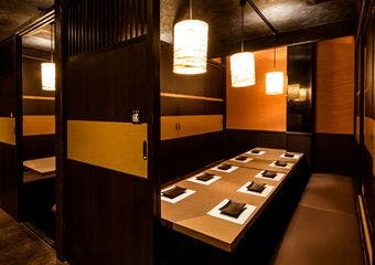 静寂な個室で味わう四季折々の料理の旅、日本料理の本質を心ゆくまで堪能してください