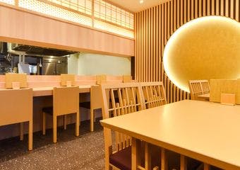 円山公園駅近く、北海道の旬を味わう和食と個室空間で特別なひとときを
【完全個室完備】接待や記念日、お顔合わせにもおすすめ
