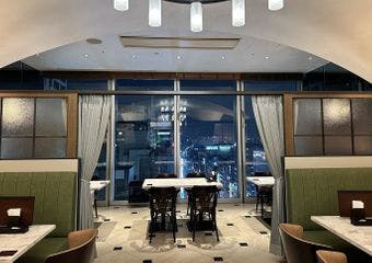個室で楽しむ国産肉グリルと工場直送の生ビール、贅沢なひとときをあなたに