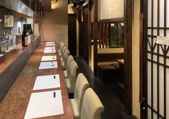 心斎橋の隠れ家で味わう極上和食と厳選地酒を楽しむひととき
