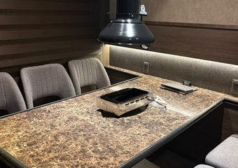選りすぐりの国産牛を贅沢に味わう、癒しのひと時をあなたに。デートや宴会にも最適