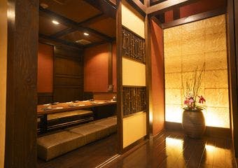 創業30年以上の老舗で味わう、日本最高峰の地鶏料理を心ゆくまで堪能しよう
