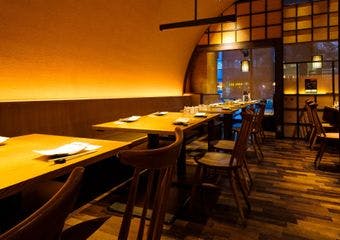 浜松町で30年の歴史を誇る地鶏専門店の味を堪能する、至福の宴をお楽しみください