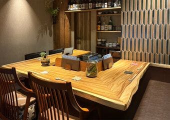 路地裏の隠れ家で味わう、岩中豚しゃぶしゃぶと長崎鮮魚の逸品