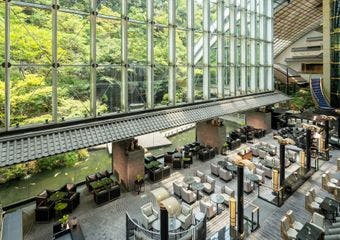 KANADE LOUNGE�^�돖������