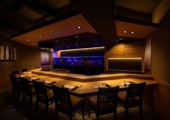相模湾から銀座へ、幻の地蟹を職人技で堪能できる専門店