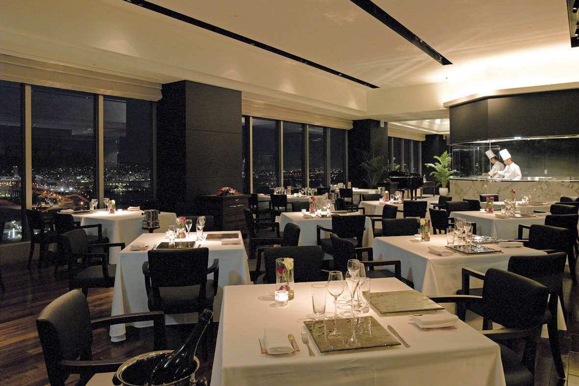 Kobe Grill�^�_�˃x�C�V�F���g�� �z�e�����^���[�Y