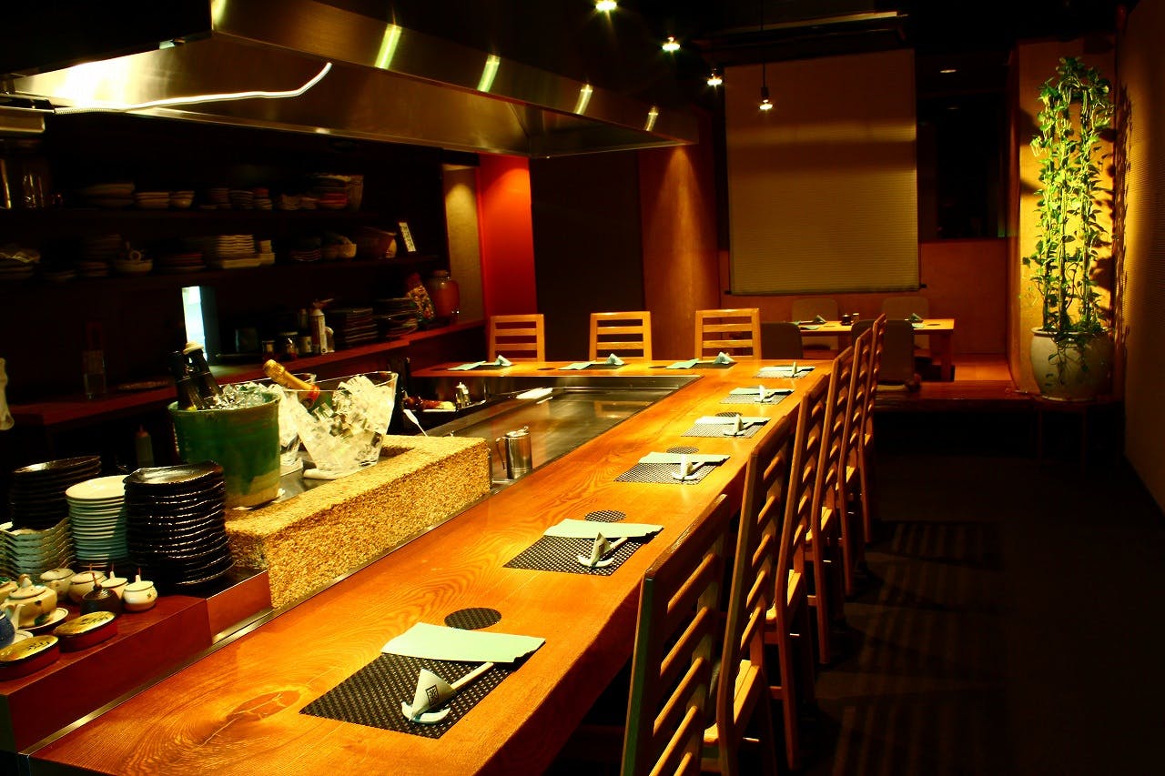 �S�� DINING �