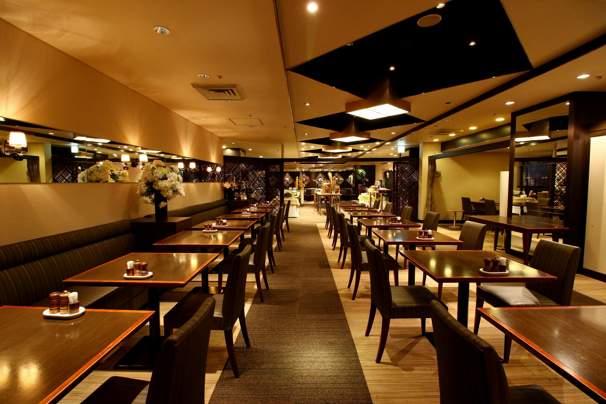 �i�S�� �f���V���X�L�b�`���u�T���G���v�^���É��h���}REI�z�e��