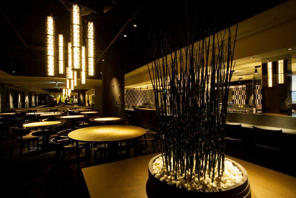 BISTRO JAPONAIS ICHOZAKA�^�i��v�����X�z�e��