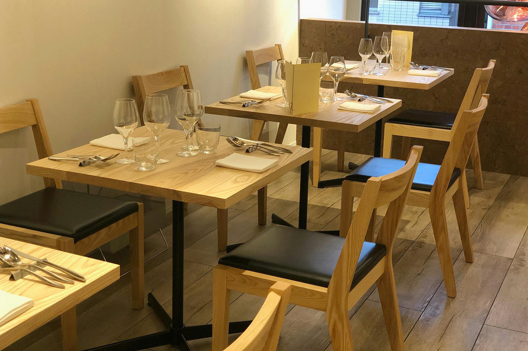 BISTRO HiNGE