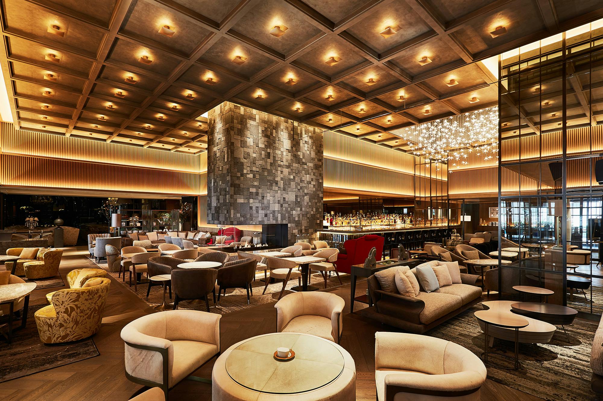 HUDSON LOUNGE�^�z�e�� �C���^�[�R���`�l���^�� �����x�C