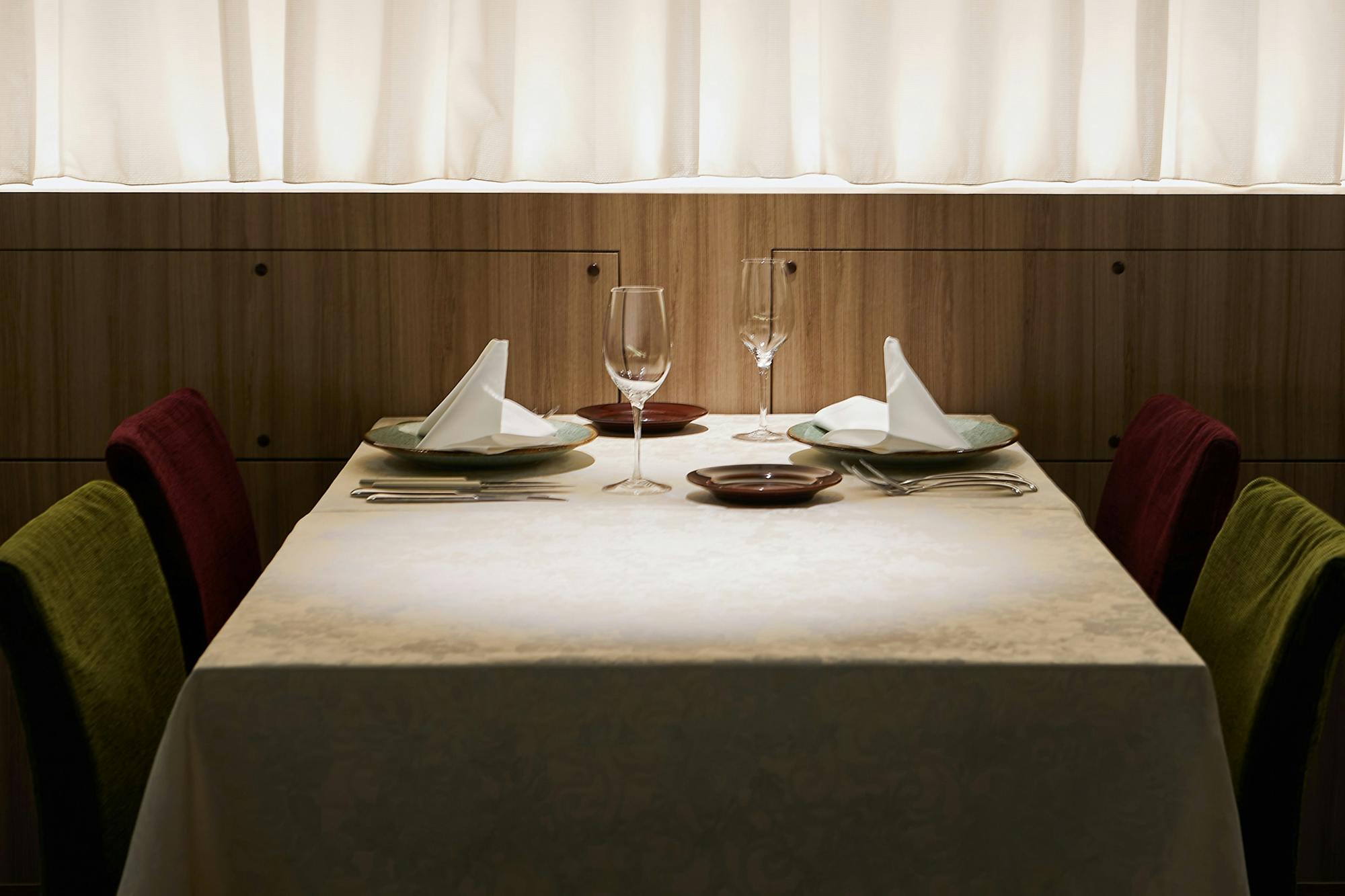RESTAURANT L�fESPRIT DE CHEVALIER
