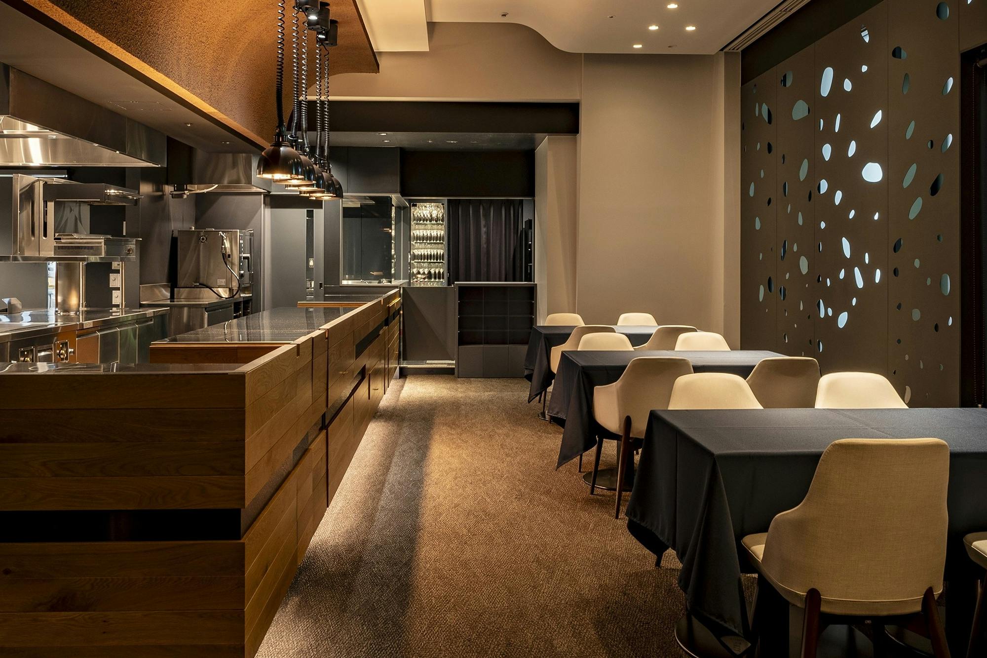 Restaurant L�faube�i���X�g���� ���[�u�j