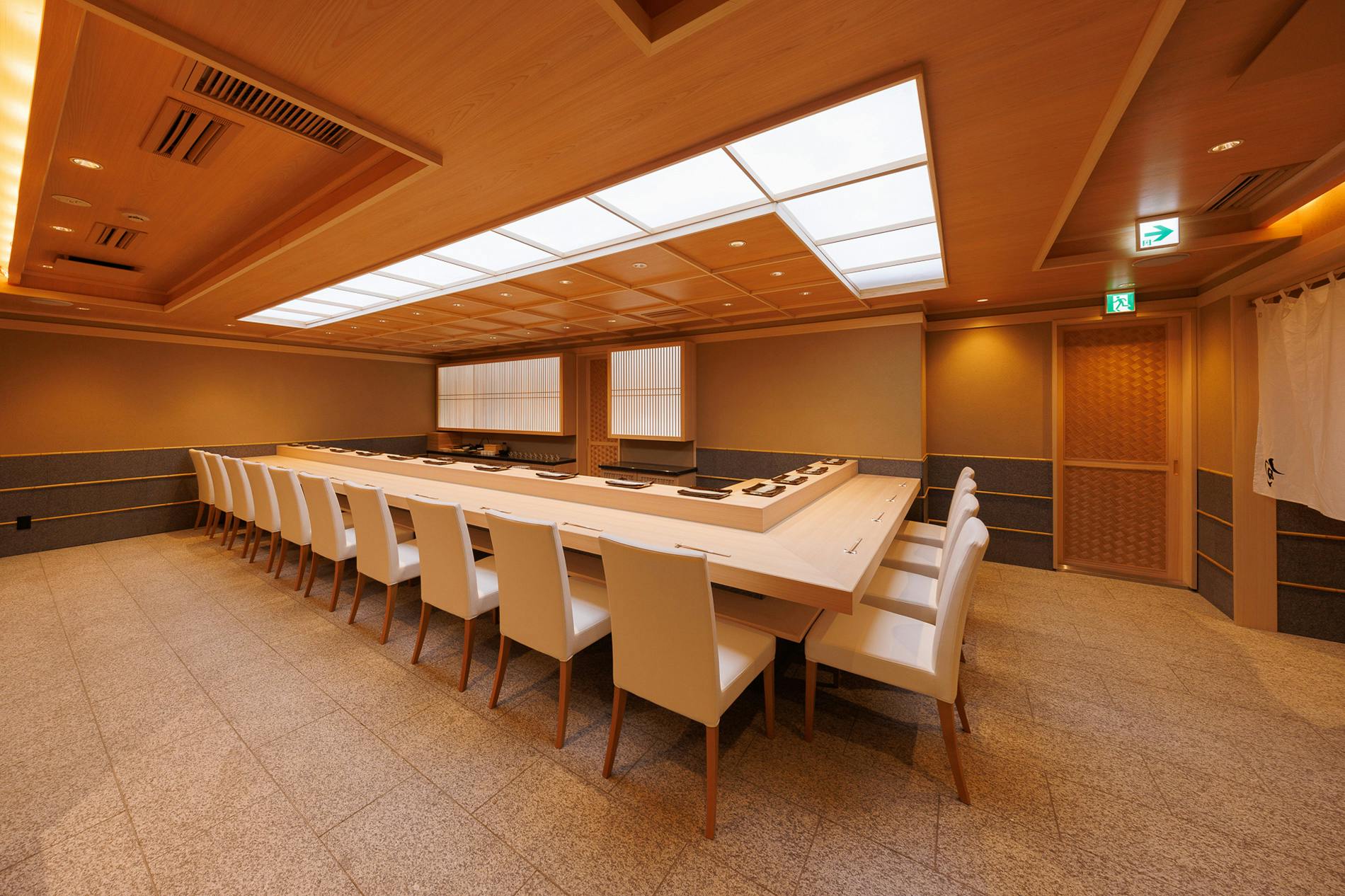 THE SUSHI TOKYO �{ SHUN
