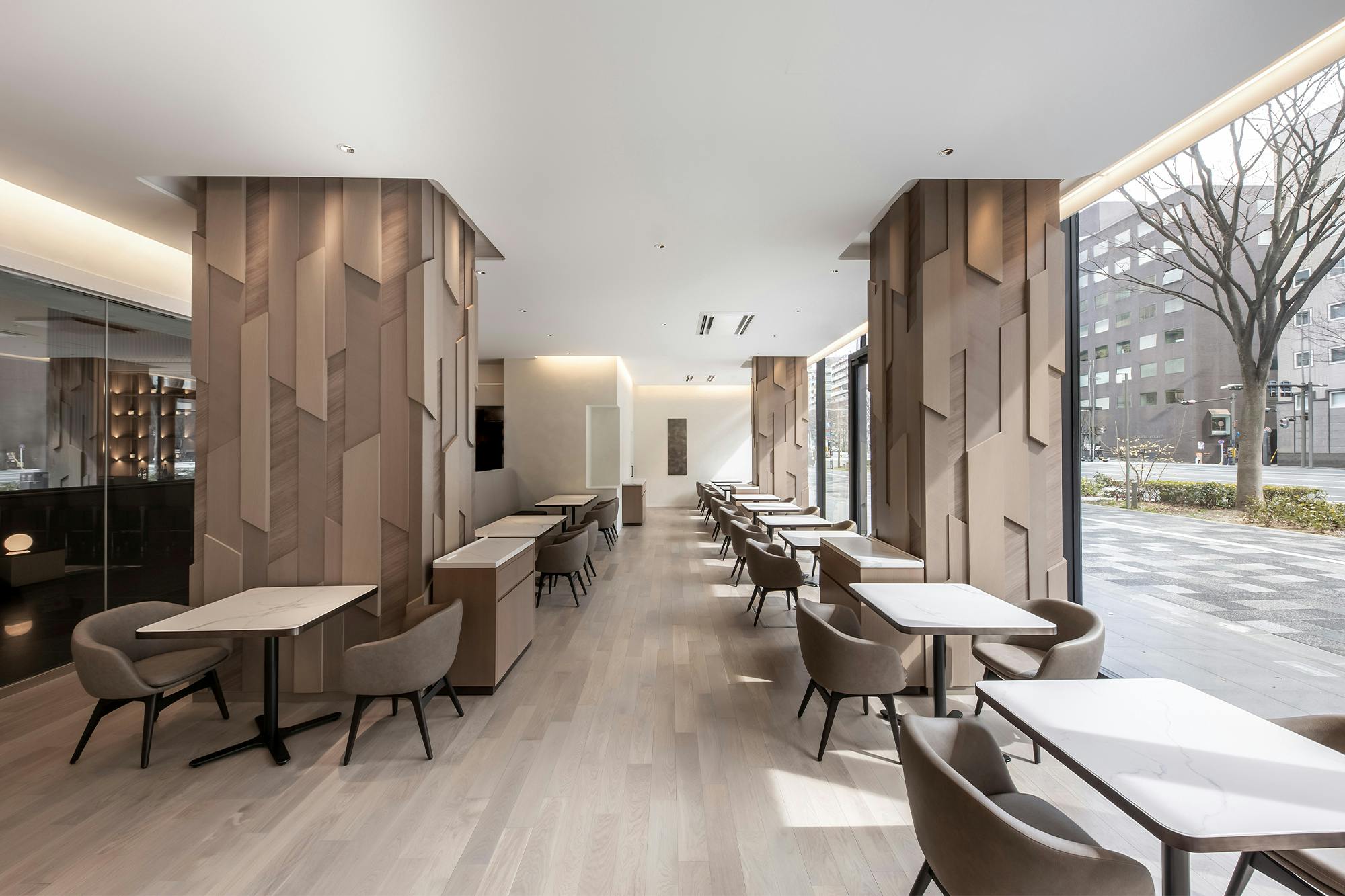 THE OIKE TERRACE�^�U ���C�����p�[�N�z�e�� �A�C�R�j�b�N ���s