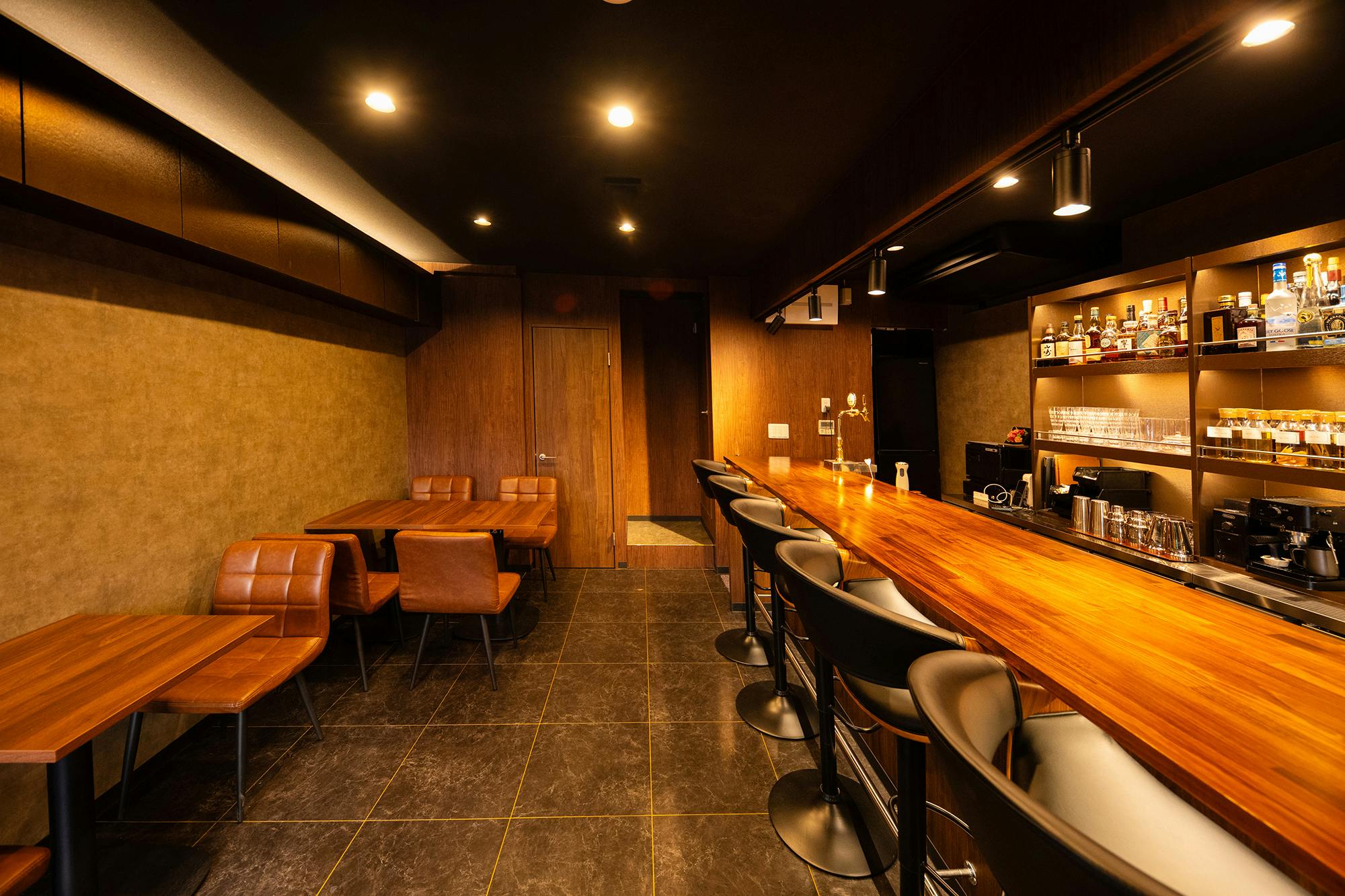 BAR��RESTAURANT PRELUDE