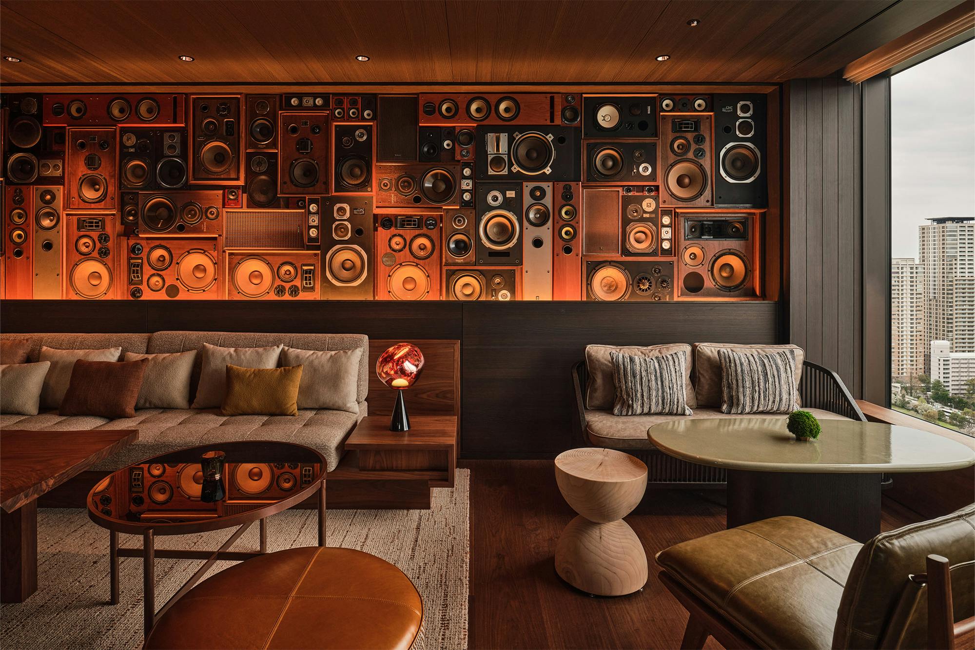 SONATA BAR & LOUNGE / �p�e�B�[�i���