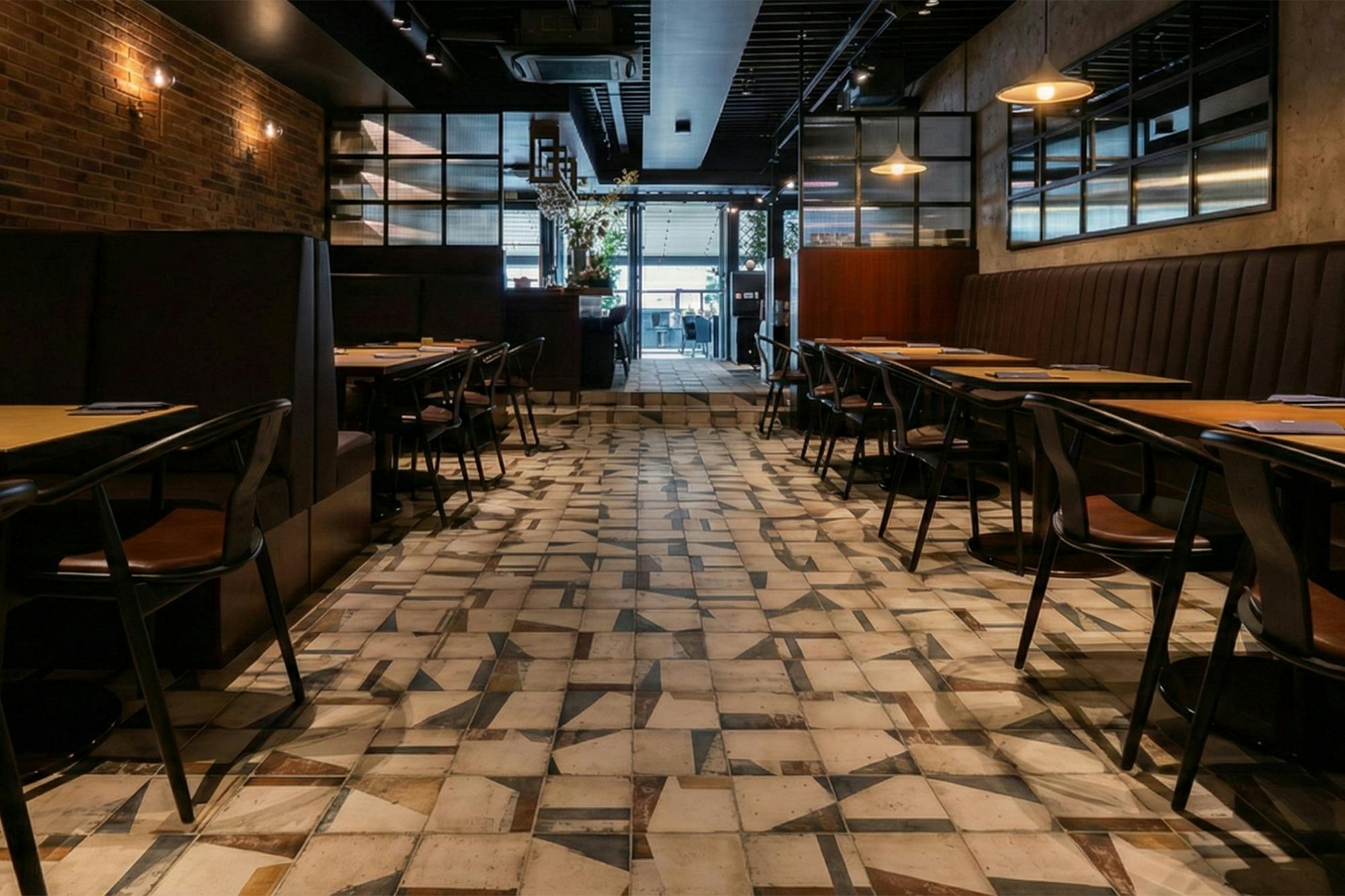 JOURNAL STANDARD DINING